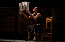 Proyecto Finisterra, presenta Aqui entre dosâ€¦ somos tres, espectaculo de Isabel Romero, en el Teatro Orientacion, agosto 2015