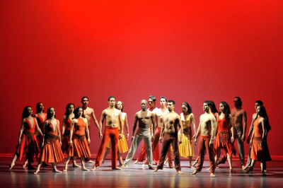 Taller Coreografico de la UNAM presenta Noche de encantamiento, obra de Gloria Contreras, en el Festival Mexicano. Sala Covarrubias, septiembre 2015